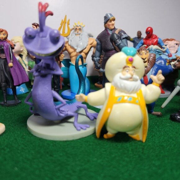 Disney Action Figures Lot 35 Princesses Frozen Cinderella Variety Cake Toppers - Picture 9 of 16